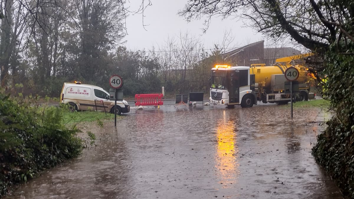 Rain set to ease after more flooding across the Wellington and